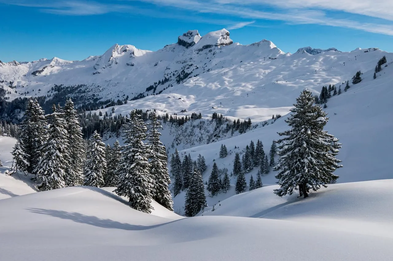 Snow clad Swiss Alps in all its splendor